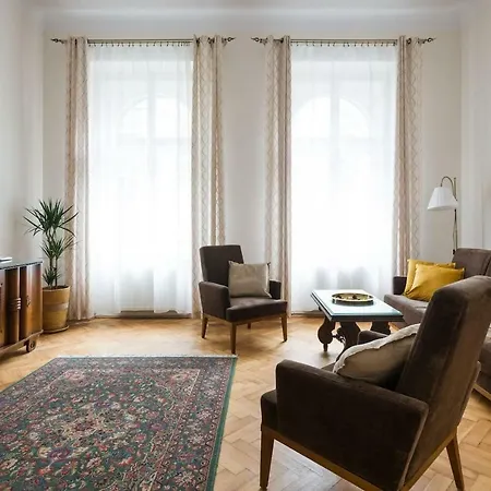 Belle Epoque I, Luxury 50m To Main Square Apartment