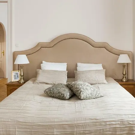 Belle Epoque I, Luxury 50m To Main Square Apartment *