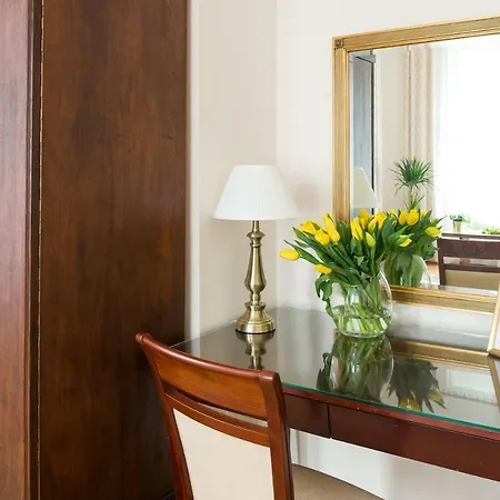 Belle Epoque I, Luxury 50m To Main Square דירה *